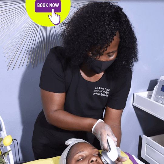 esther the esthetician black esthetician in tampa florida clears acne acne scars, dark spots, and ingrown hairs in the chin area