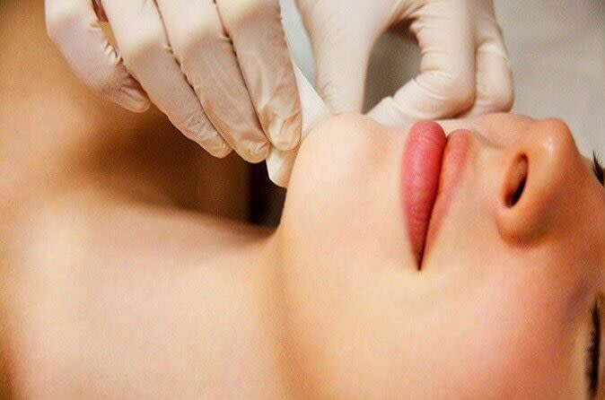 img_9423.jpg Chin Wax