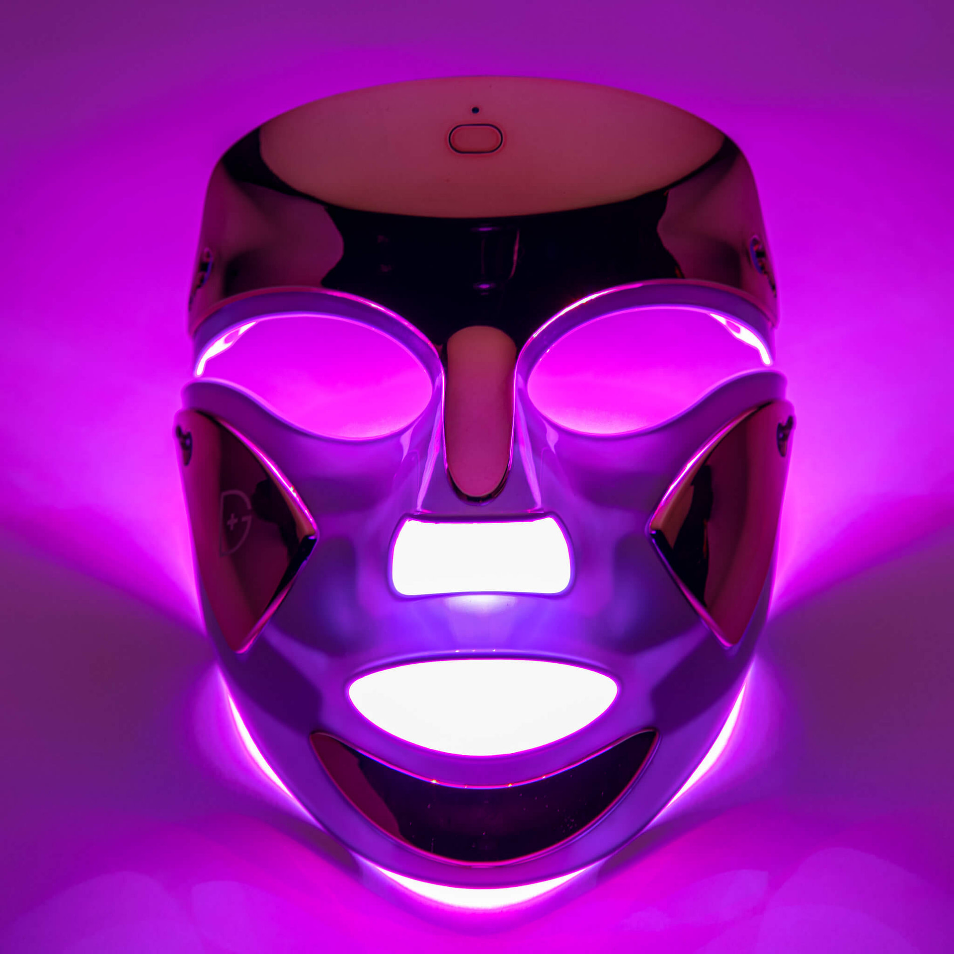 LED Mask therapy black esthetician SKIN-LED-mask-super black and brown skin acne scarshyper pigmentation luxury lotus spa med spa in tampa florida